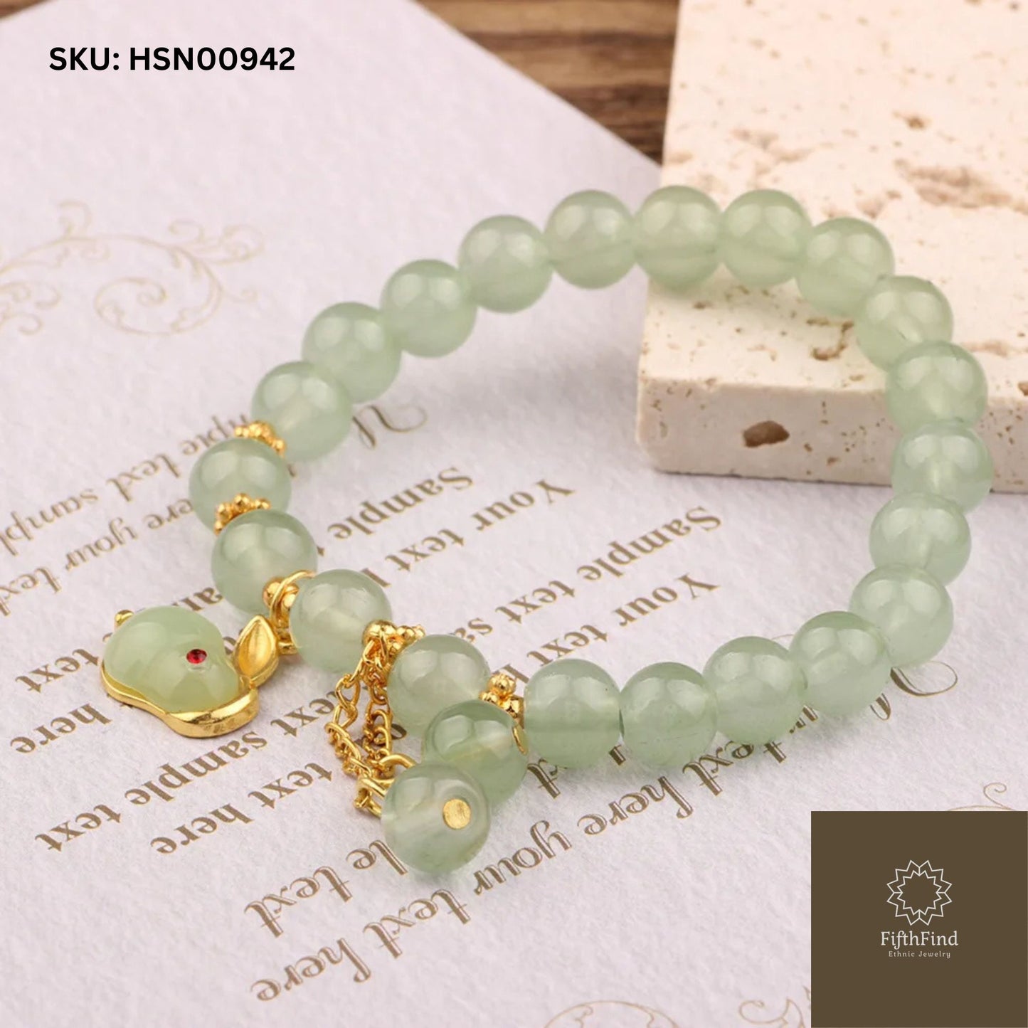 Green Beaded Bracelet with Gold Fox Charm for Elegance